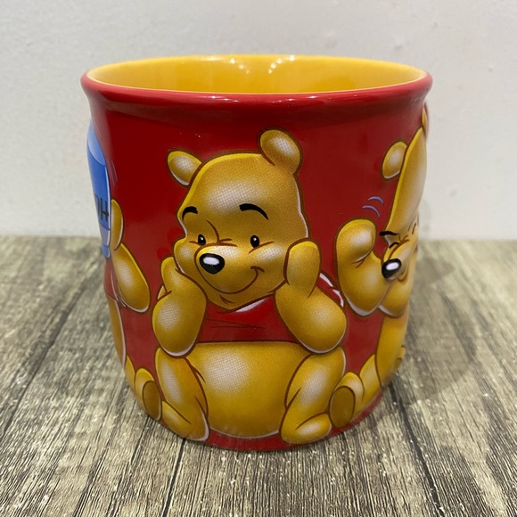 Disney Store Winnie the Pooh 3D Coffee Mug Large Raised Images 22 OZ - Picture 3 of 6